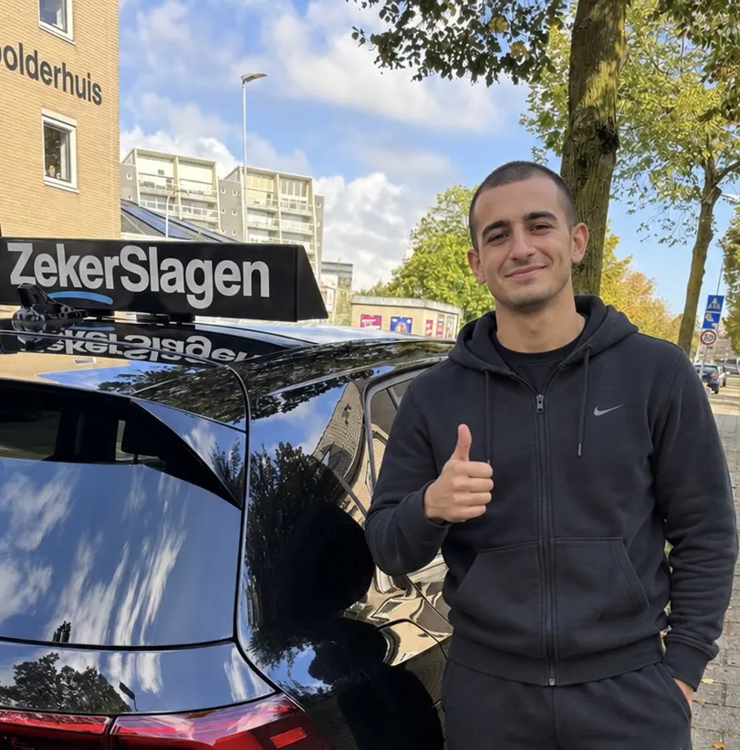 Geslaagde leerling Emre bij Rijschool ZekerSlagen in Haarlem